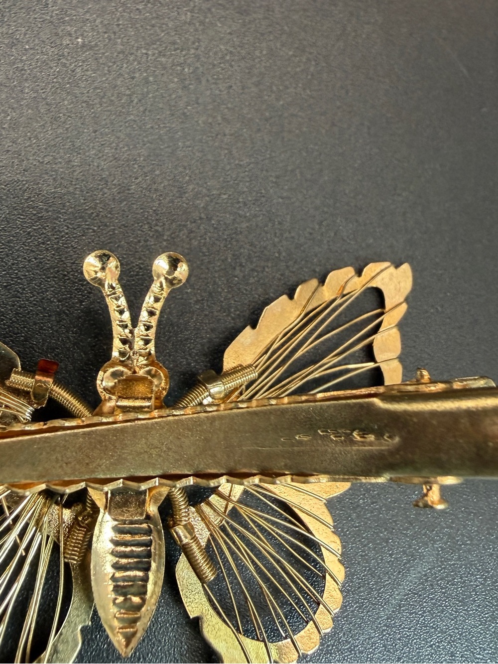 2 Vintage Gold Tone Moving Butterfly Hair Clip Fluttering Wings Alligator Clip - Picture 4 of 7